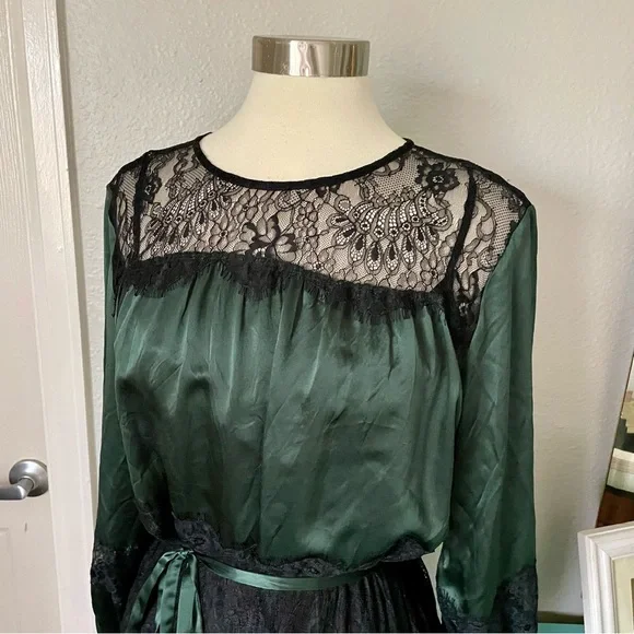 Johnny Was Emerald Green 100% Silk Maxi Dress Black Lace Accents Sz Large Belt - Picture 4 of 15